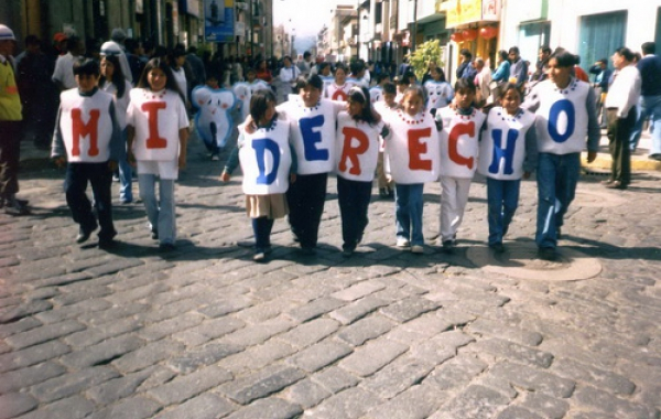 Fundación UMBRAL - Marsch für Kinderrechte